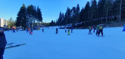 Yanakiev Ski And Snowboard School