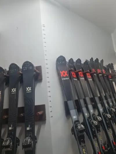 Yanakiev Ski And Snowboard School