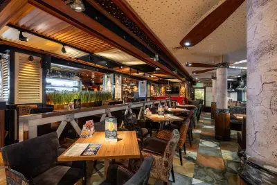 Happy Bar & Grill Lazur