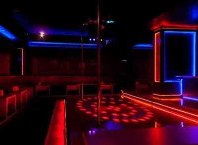 Peep Bar