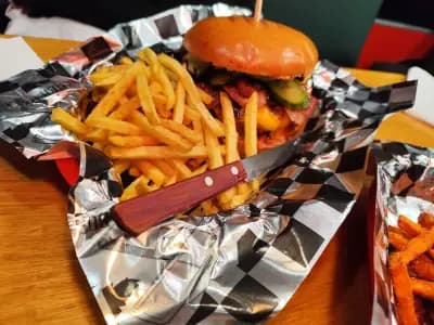 Butcher Grill Bus
