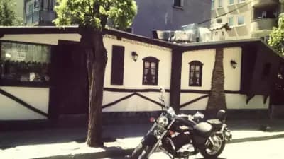 Български ресторант "В двора"