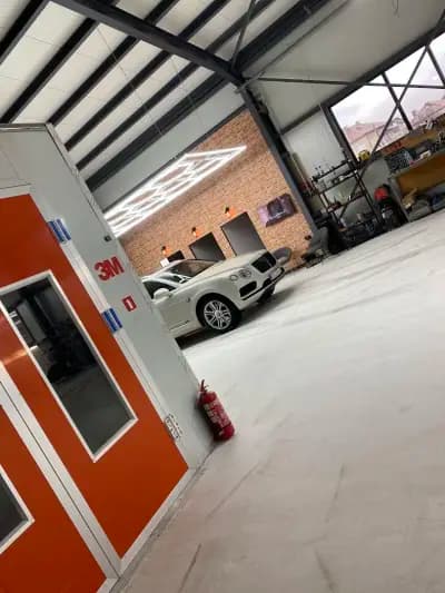 Автобояджийски и тенекеджийски сервиз