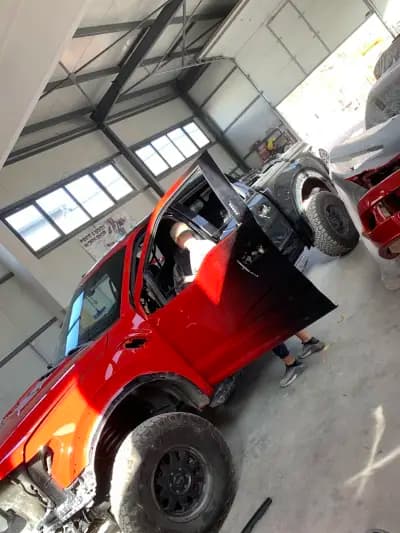 Автобояджийски и тенекеджийски сервиз