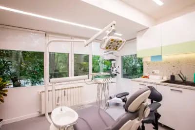 Marinova Dental /Д-р Есмералда Маринова/