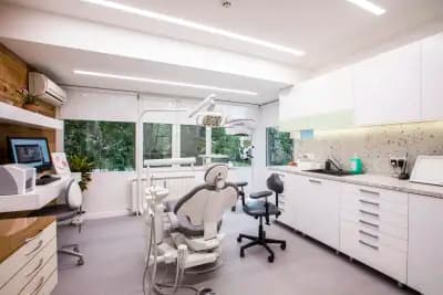 Marinova Dental /Д-р Есмералда Маринова/