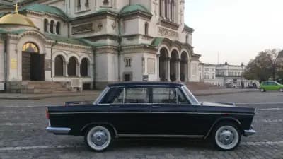 Ретро коли за балове и сватби