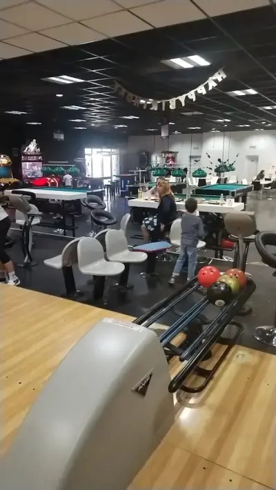 Mega Xtreme Bowling