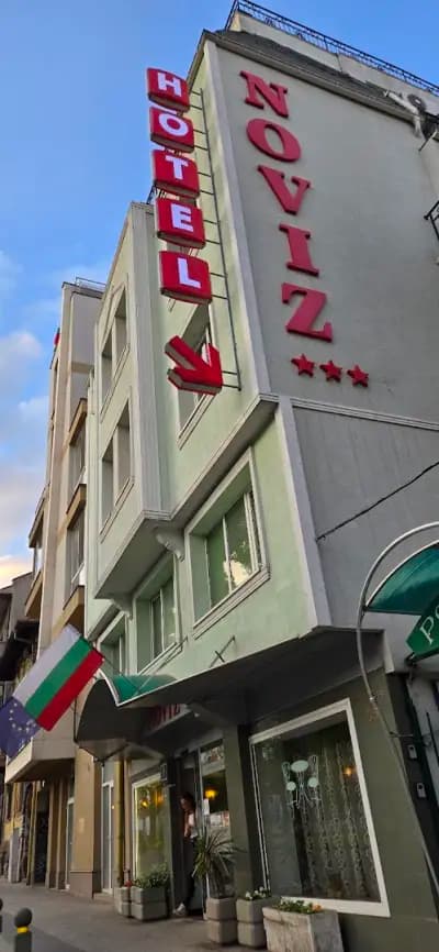 Noviz Hotel