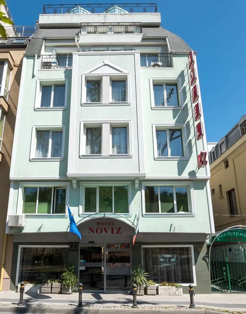 Noviz Hotel