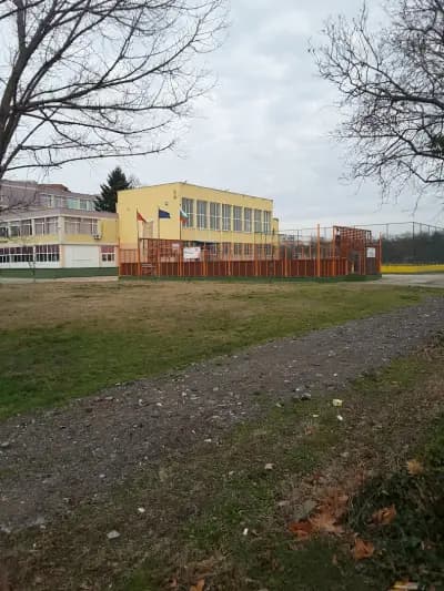 Средно училище „Черноризец Храбър“