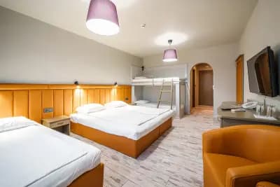 Hotel BLVD 7