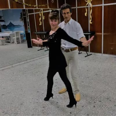 Temporadas Social Center / Темпорадас социален клуб за танци и спорт