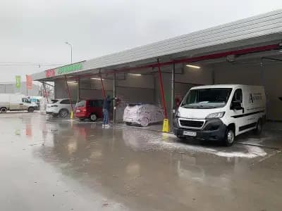 Автомивка на самообслужване - ЮТА Car Wash