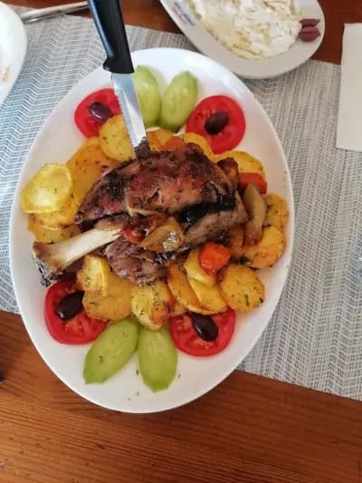 Семеен Хотел Пауталия
