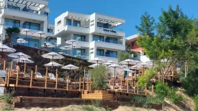 Olive Villas- Free beach access & Free parking