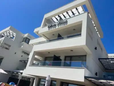 Olive Villas- Free beach access & Free parking