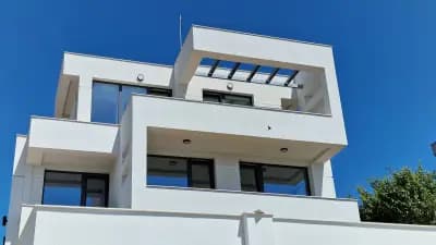 Olive Villas- Free beach access & Free parking