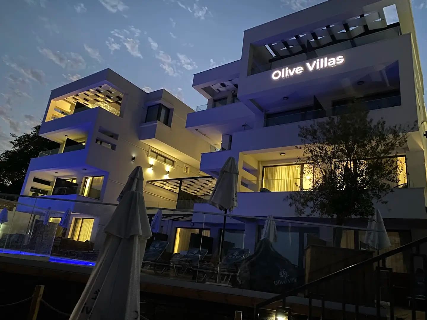 Olive Villas- Free beach access & Free parking