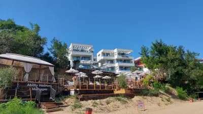 Olive Villas- Free beach access & Free parking