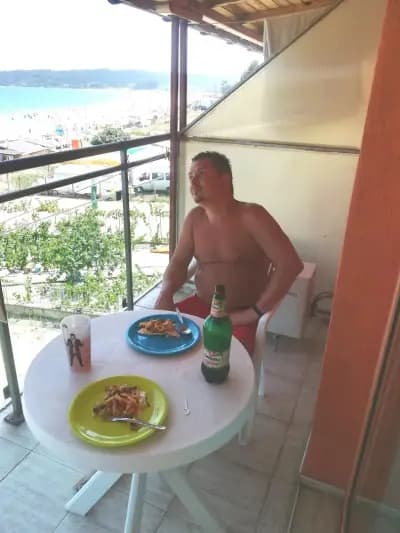 Hotel Marina, kavacite