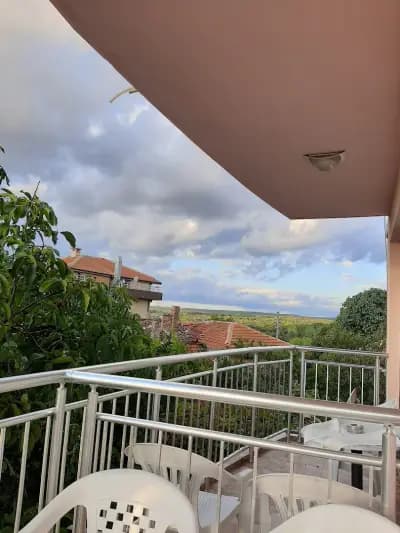 House Rezvaya with rooms for rent