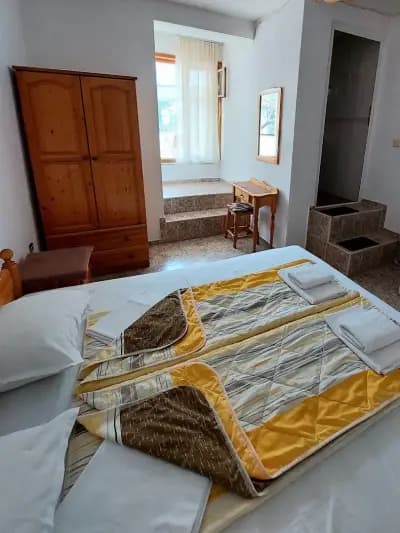 Къща за гости В.ВЪЛКОВ / Guest house V.VALKOV