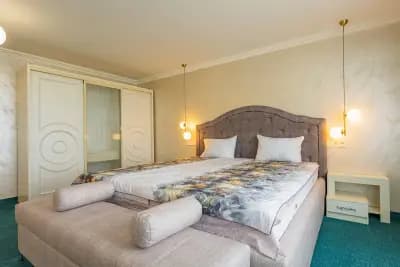 Lecardo Hotel & Restaurant