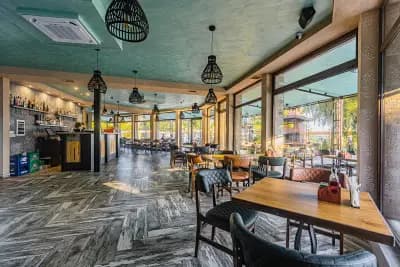 Lecardo Hotel & Restaurant