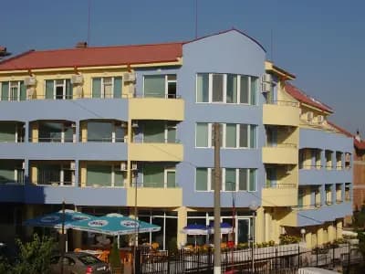 Хотел Алпина