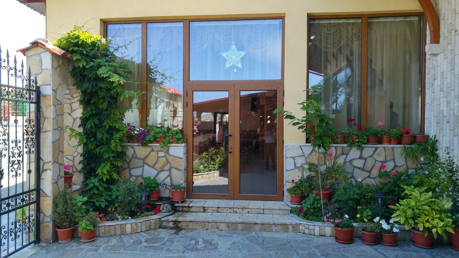 Family Hotel St. Constantine and Helena