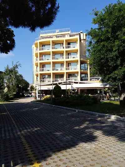 Central Plaza
