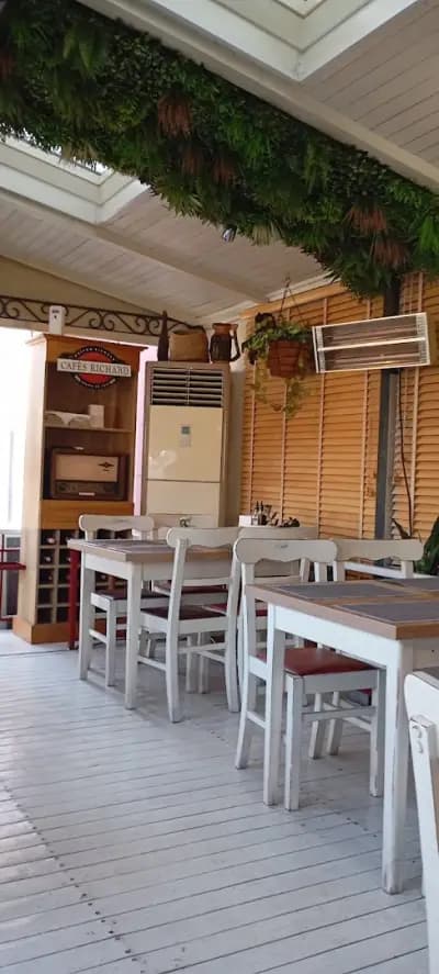 Saint George Restaurant - 25 years Family Tradition