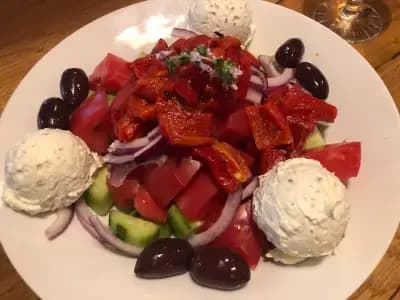 Restaurant & Bar Tarfa Garden / Ресторант и Бар Тарфа Гардън
