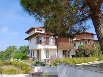 Villas in Complex Trakiyskiy Bryag