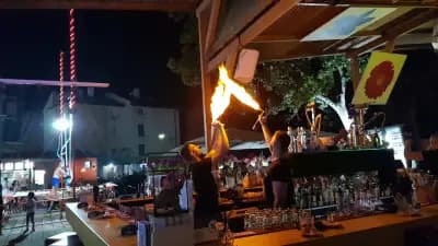 Saint TroPez Cocktails & Bar Kiten