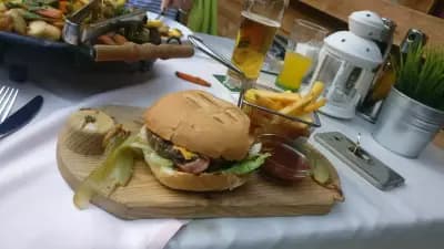 Condor Bar