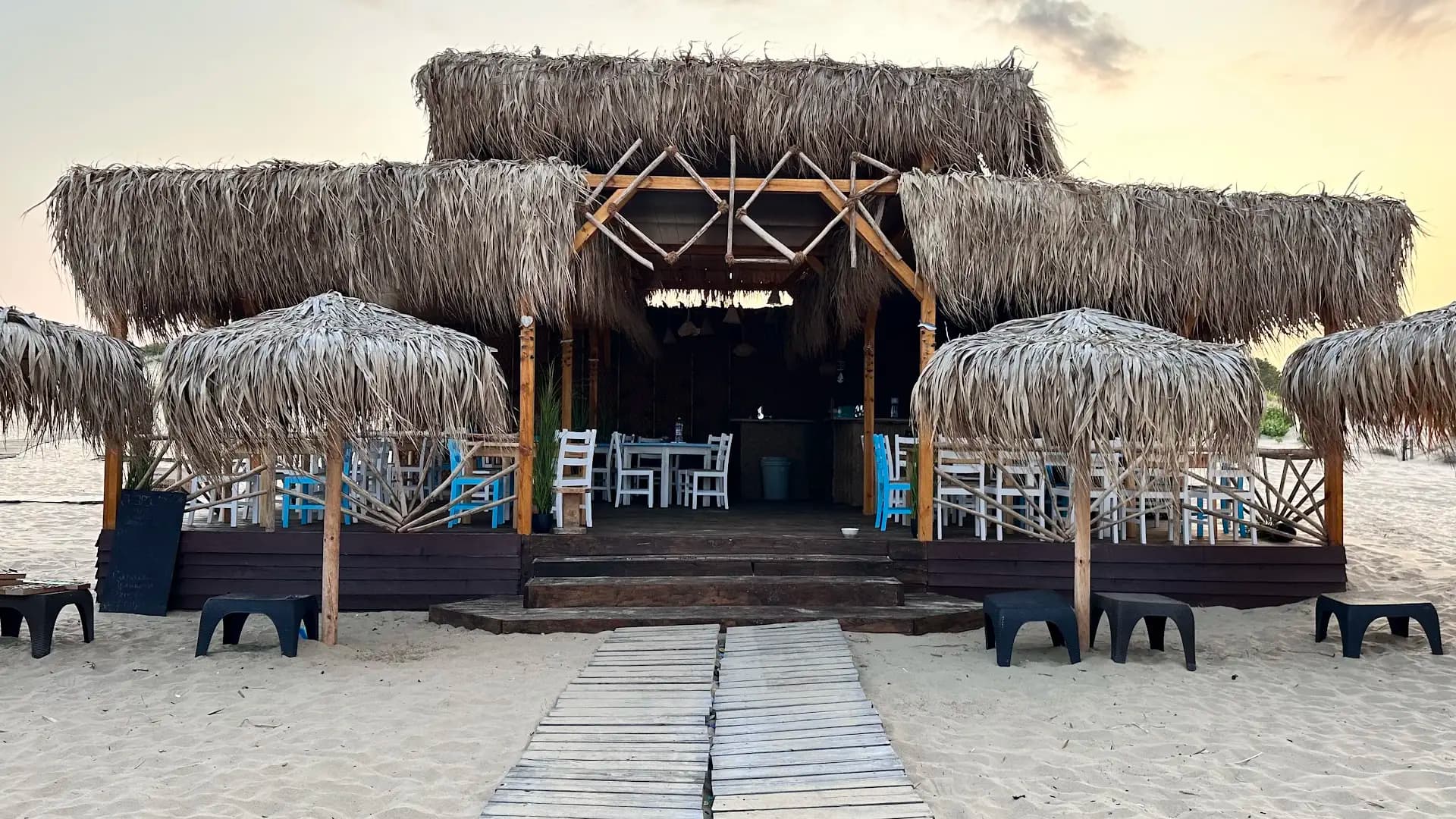 Beach Bar&Grill Color