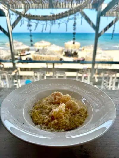 "Dolphin Beach Bar & Dinner" / Плажен Бар Делфин