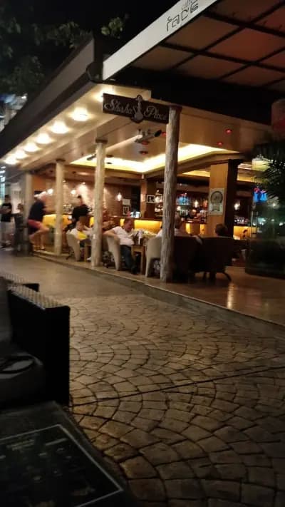 “Face“ Cafe