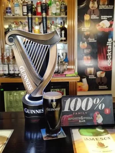 100% Family Sports & Pizza Bar
