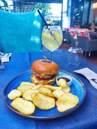 Galeon Dine & Wine