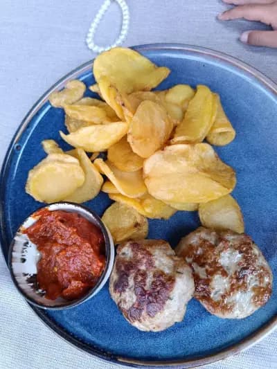 Galeon Dine & Wine