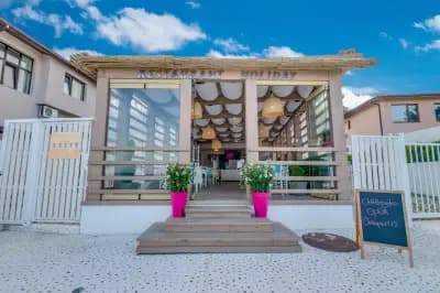 Ресторант "Holiday"