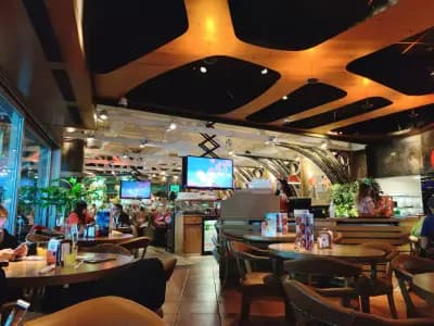 Happy Bar & Grill Paradise Center