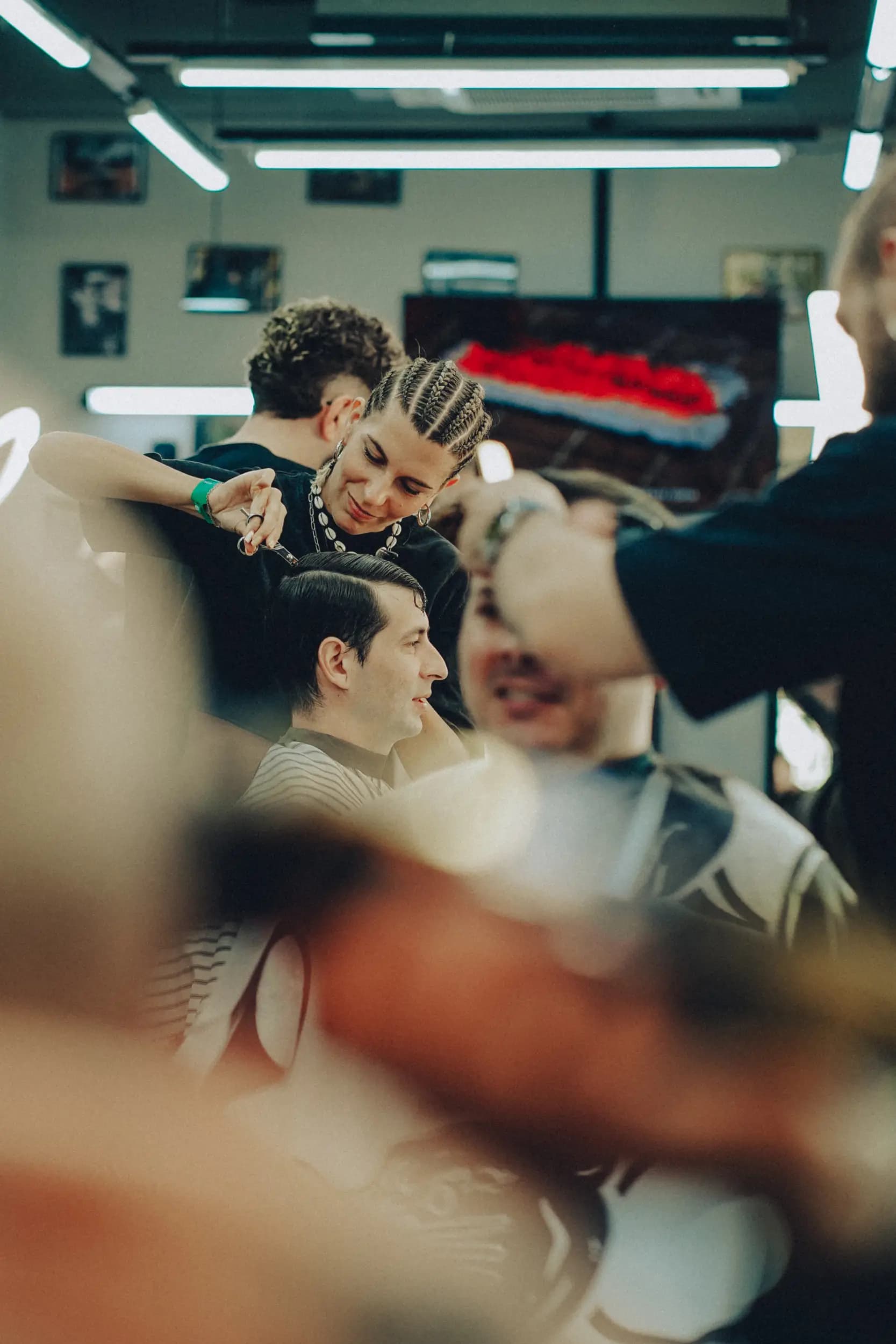 Zeus Barbershop Varna Centre | Премиум Бръснарница | Академия