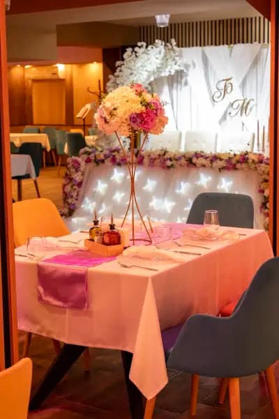 Bouzouki LIVE Restaurant
