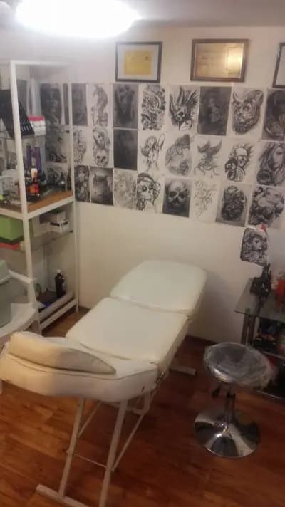 Empire Tattoo BG