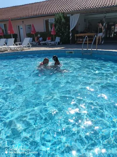 Swimming Pool & Grill