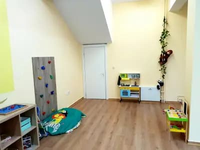 Къща на Приятелите